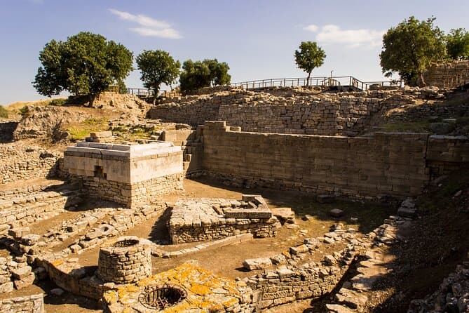 Troy: Guided Day Tour from Istanbul + Lunch - Image 1